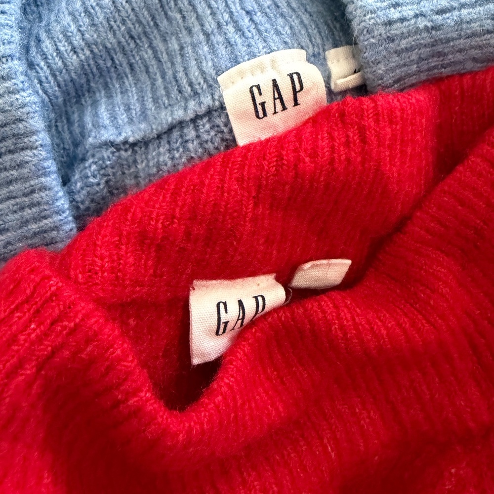 Gap sweaters - image 3